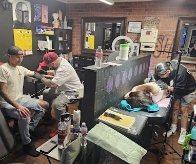 Monsters-Den-Tattoo-Shop-Piercing-min