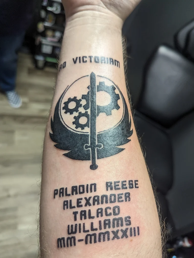 2 Ton Gallery – Kingsport