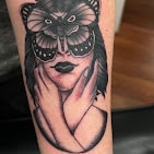 Triple-Crown-Tattoo-Studio-min